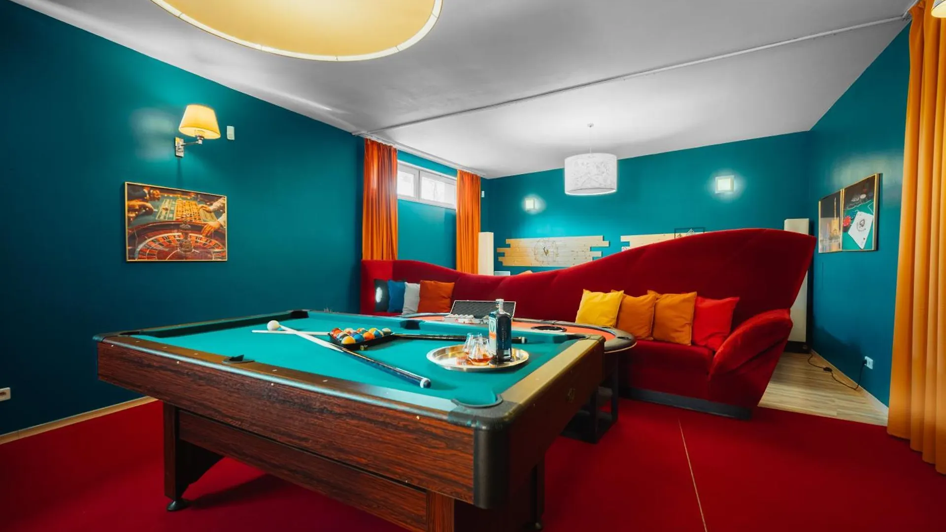 Private Hostel Casino Royal Prague